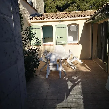 Maisonnette 6 Pers Rez De Jardin Avec Terrasse * Agde