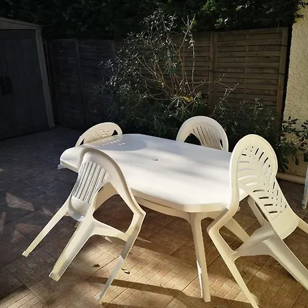 Maisonnette 4 Pers Rez De Jardin Avec Terrasse * Agde